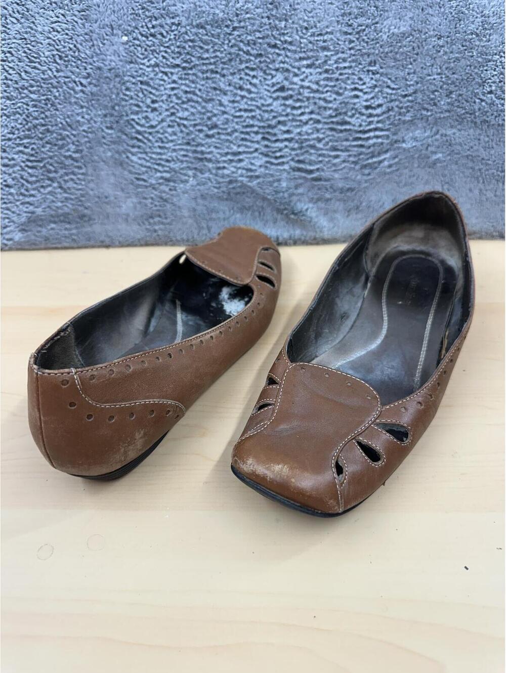 Naturalizer Brown Leather Cutout Flats Low Heel Minimalist Office Wear